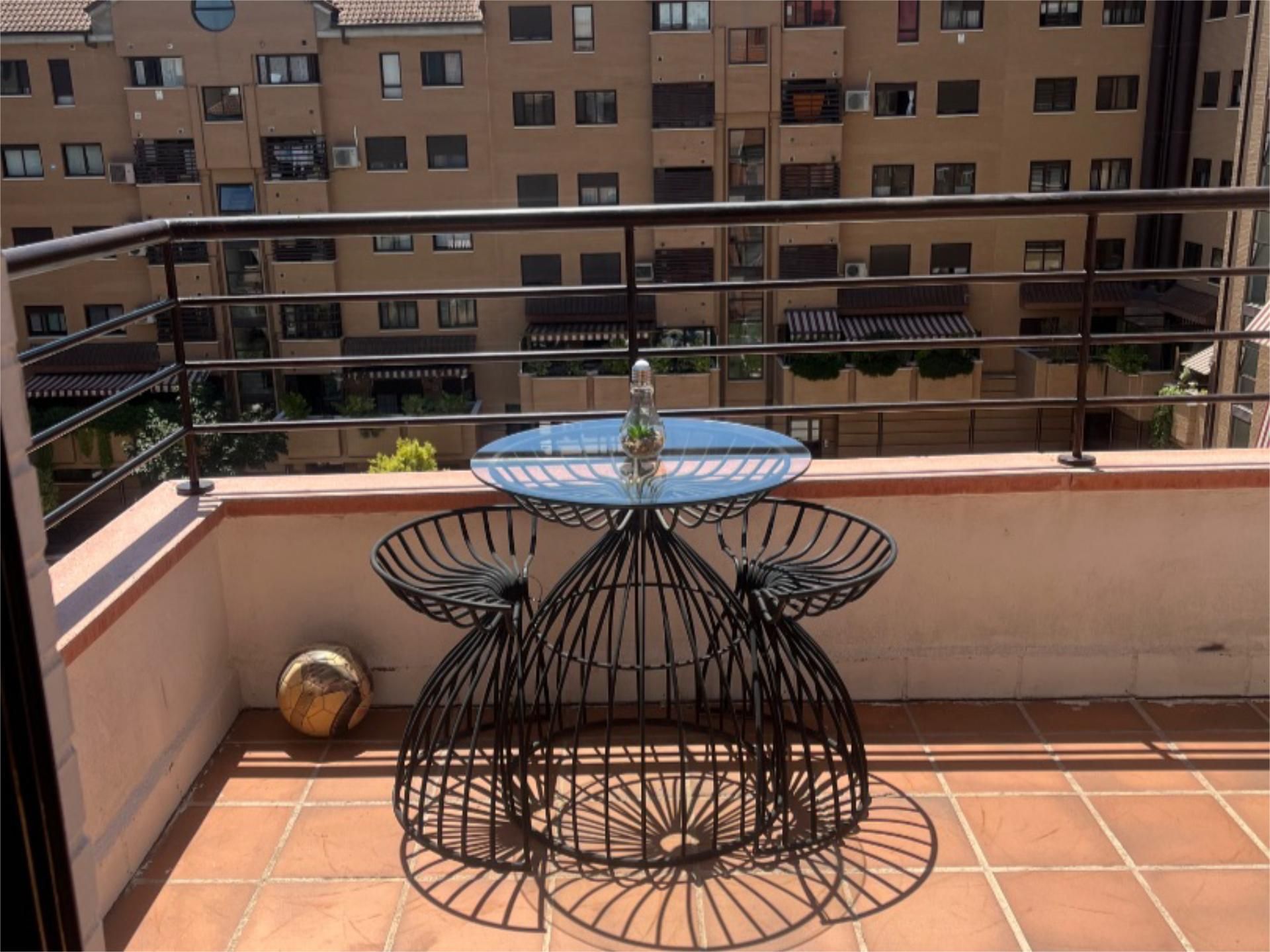 Piso en  Calle de María Sevilla Diago 36 - Foto 5