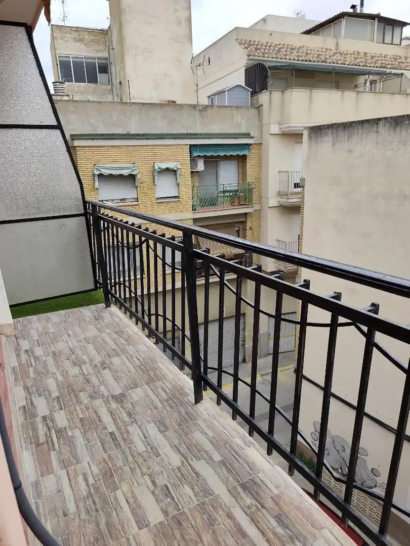 Piso en  Carrer Tinent Alfonso 13 - Foto 2
