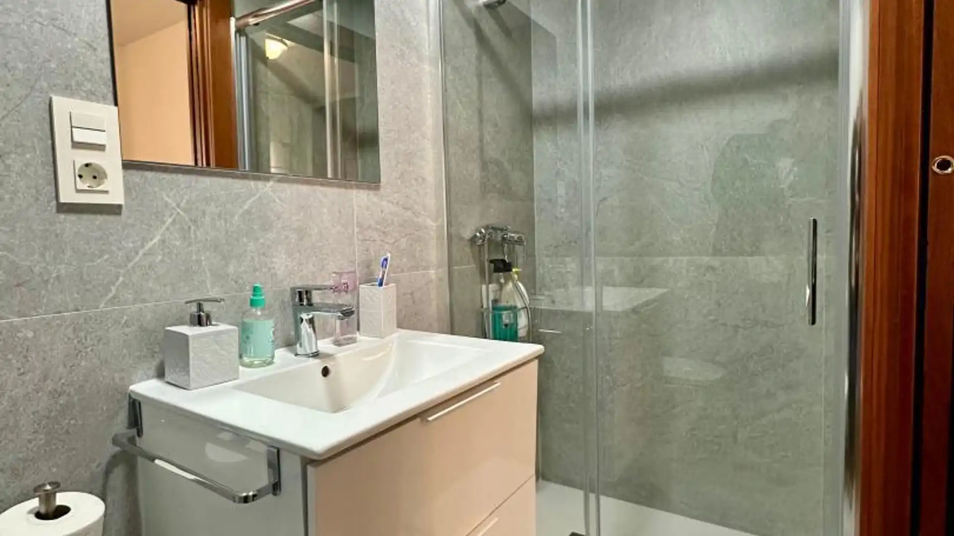 Piso en  Calle Torre de Peralada 3 - Foto 10