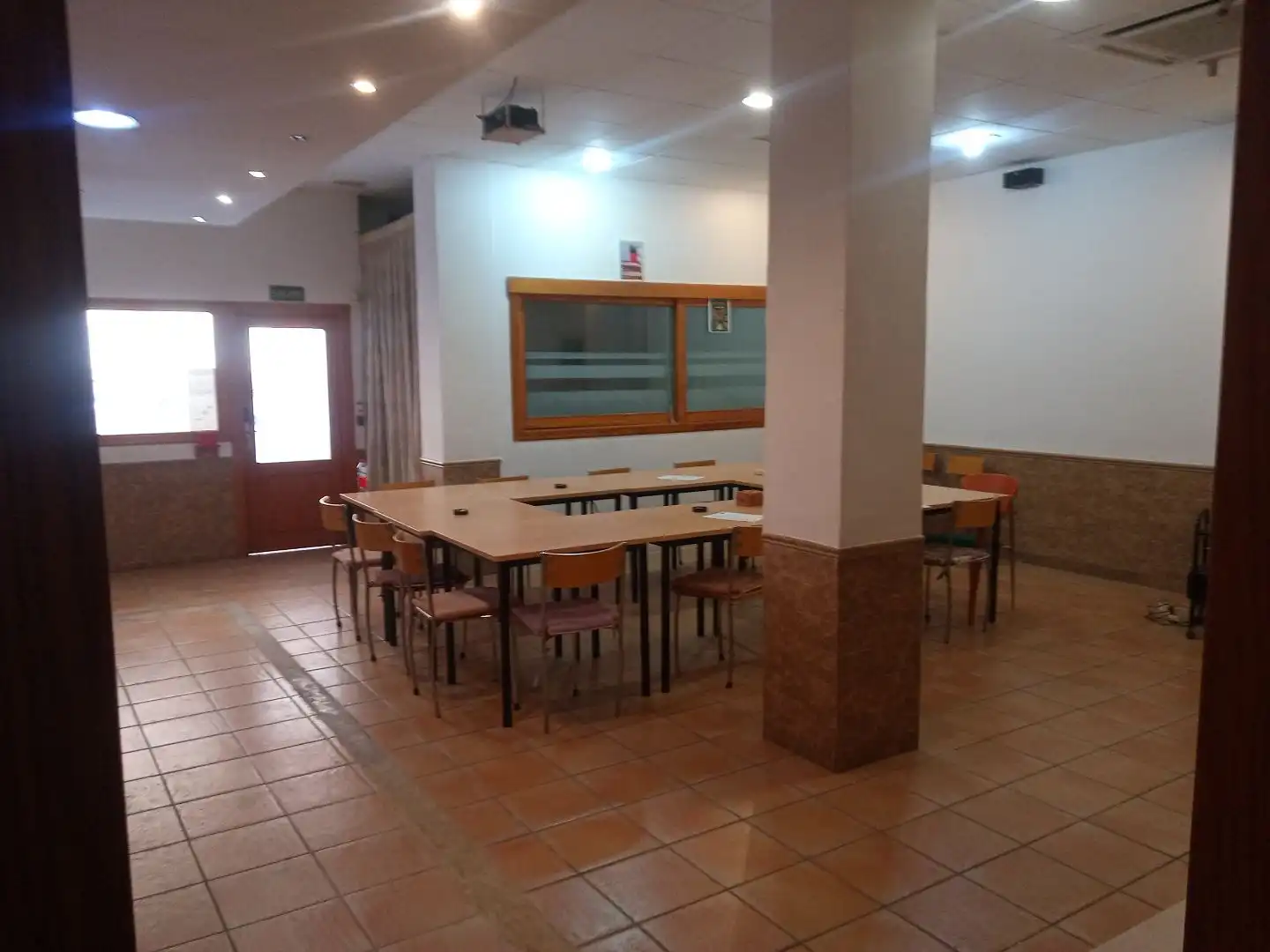 Local comercial en  Carrer de María Jordán 6 - Foto 2