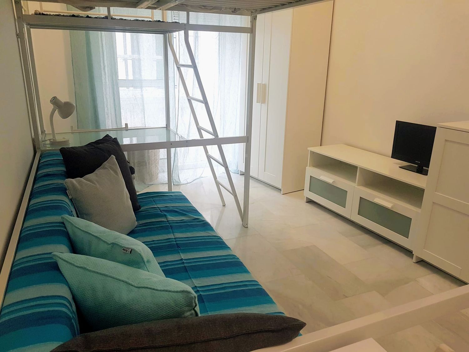 Estudio en calle Martínez Montañés, 9 - Foto 5