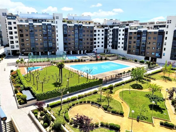 Piso en calle Rabanal del Camino, 13