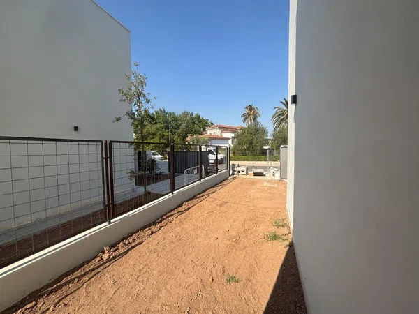 Chalet pareado en Avenida Juan Carlos I - Foto 3