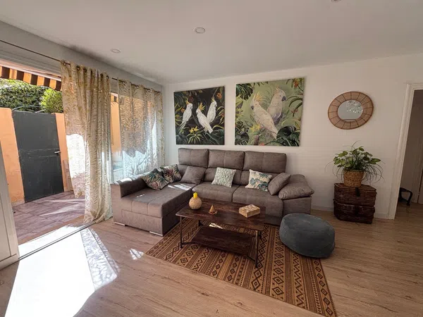 Piso en calle de Suècia, 4 a - Foto 1