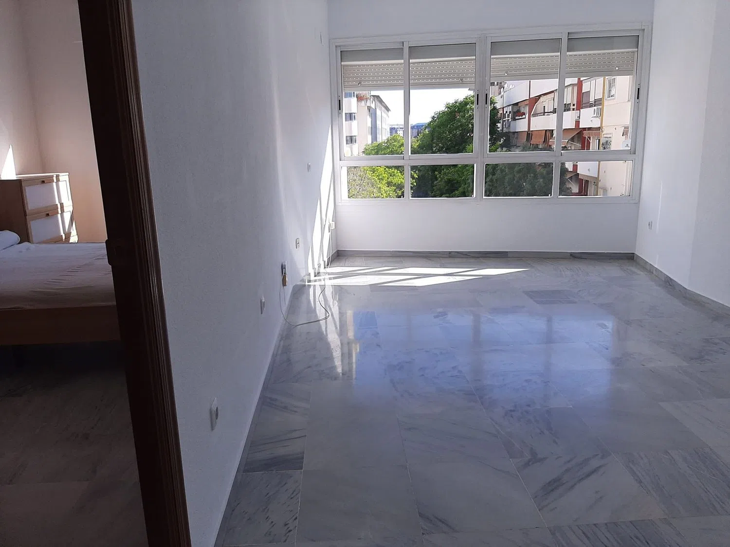 Piso en Barrio Buhaira - Huerta del Rey - Foto 1