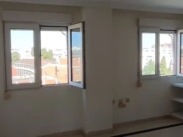 Piso en  Avenida de la Buhaira 0 - Foto 2