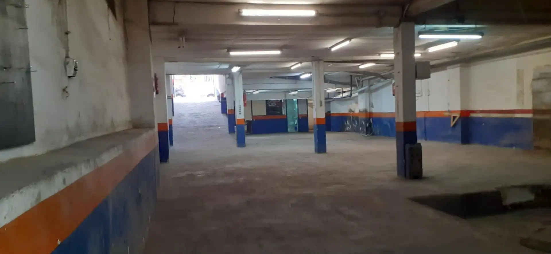 Local comercial en Cornellà de Llobregat - Foto 8