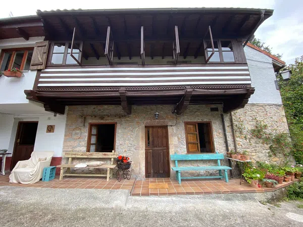 Casa rural en Camino de la Rodina, Fuentes, 31 - Foto 1