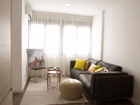 Piso en avenida del General Perón, 25