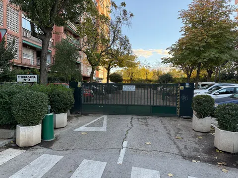 Piso en calle de Ribadavia, 14