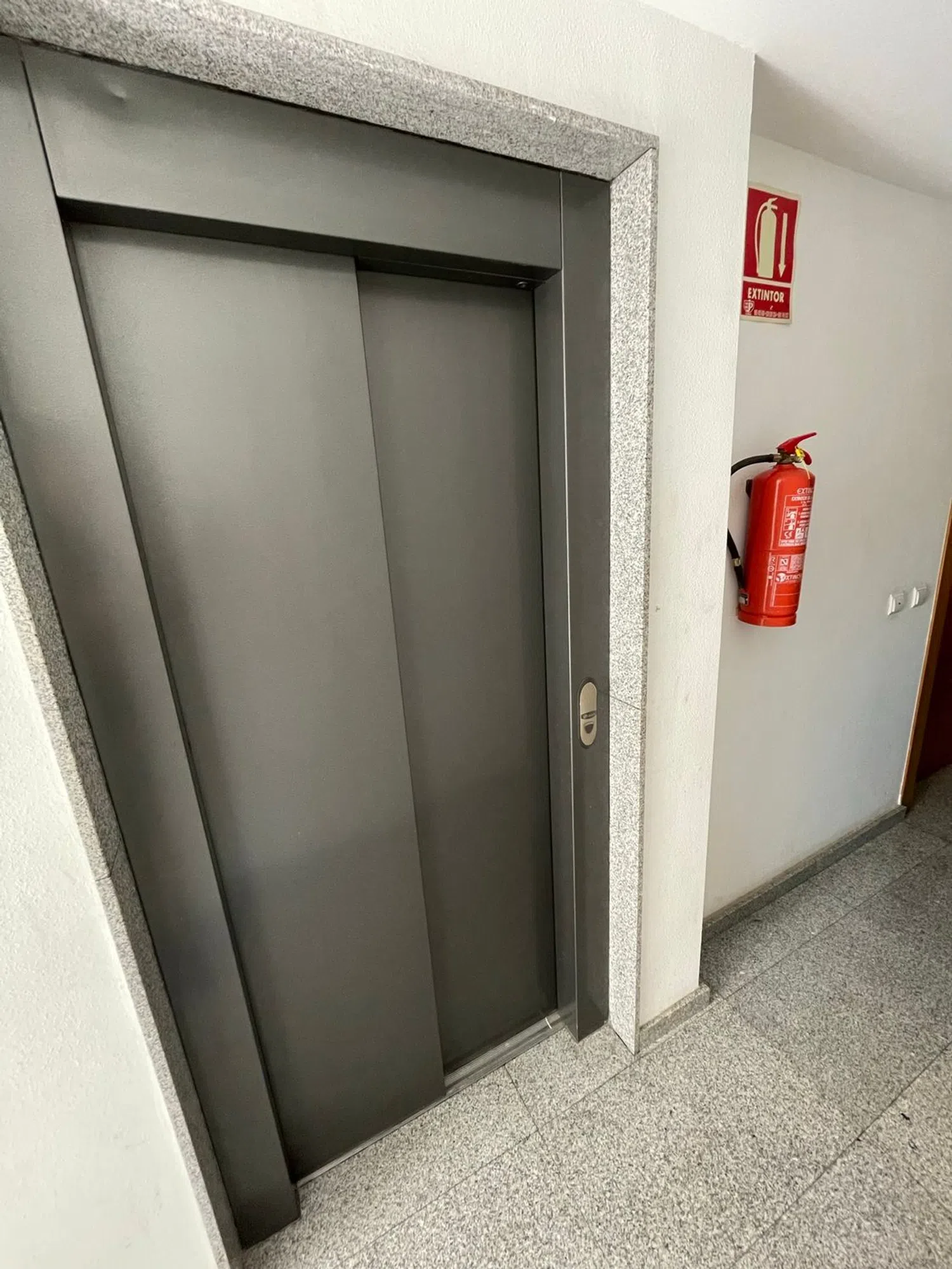 Estudio en avenida Primero de Mayo, 9 - Foto 10