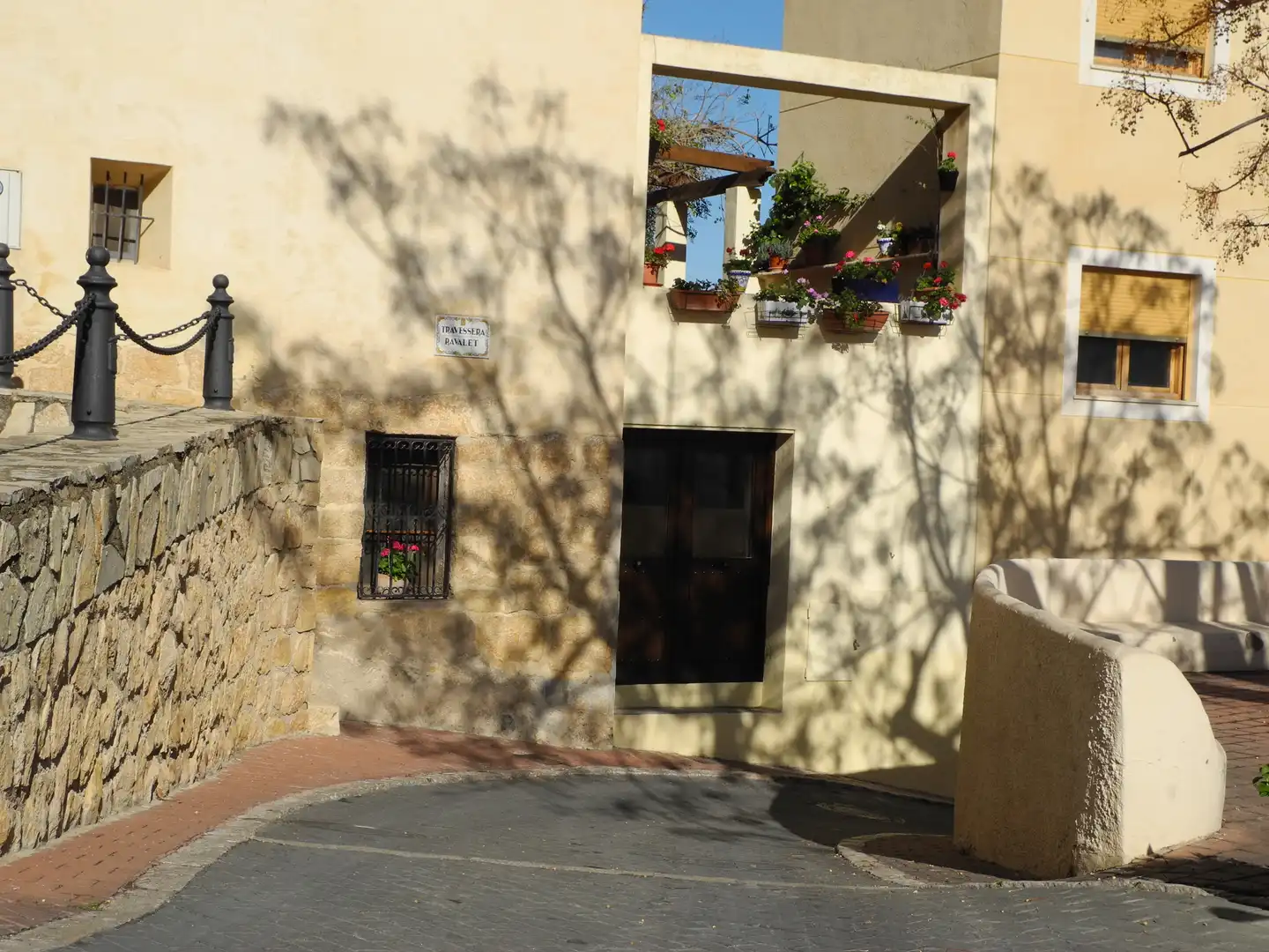 Casa adosada en  Carrer Sant Vicent 6 - Foto 2
