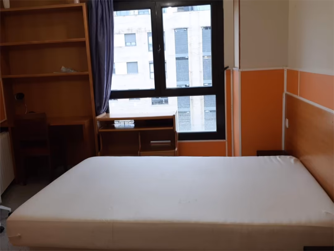 Estudio en  Avenida del Santuario de Valverde 18