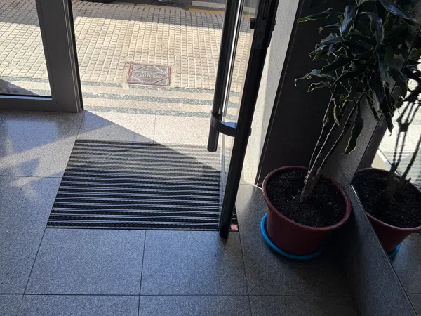 Piso en Avenida Leitariegos, 45 - Foto 2