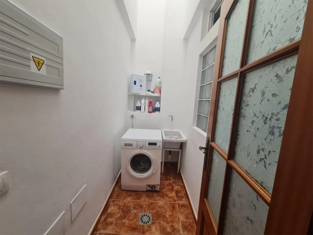 Casa adosada en  Calle Leonor Monteverde 11 - Foto 1