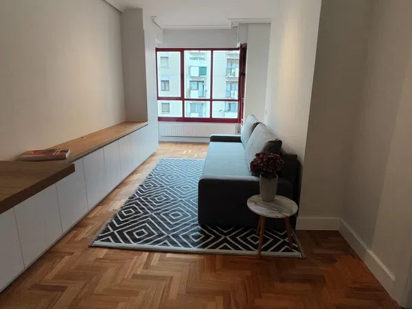 Piso en calle Arzobispo Guisasola, 42