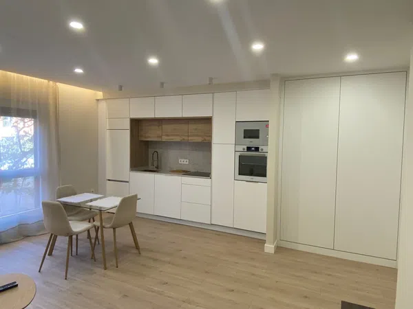 Piso en plaza Austria, 11