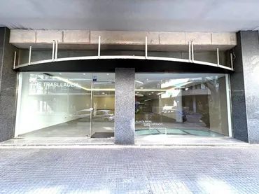 Local comercial en  Avenida Lluís Companys 15 - Foto 4