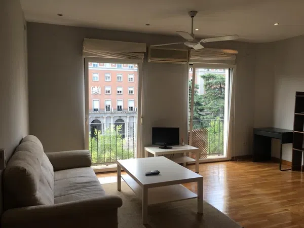 Piso en calle Romero Robledo, 5