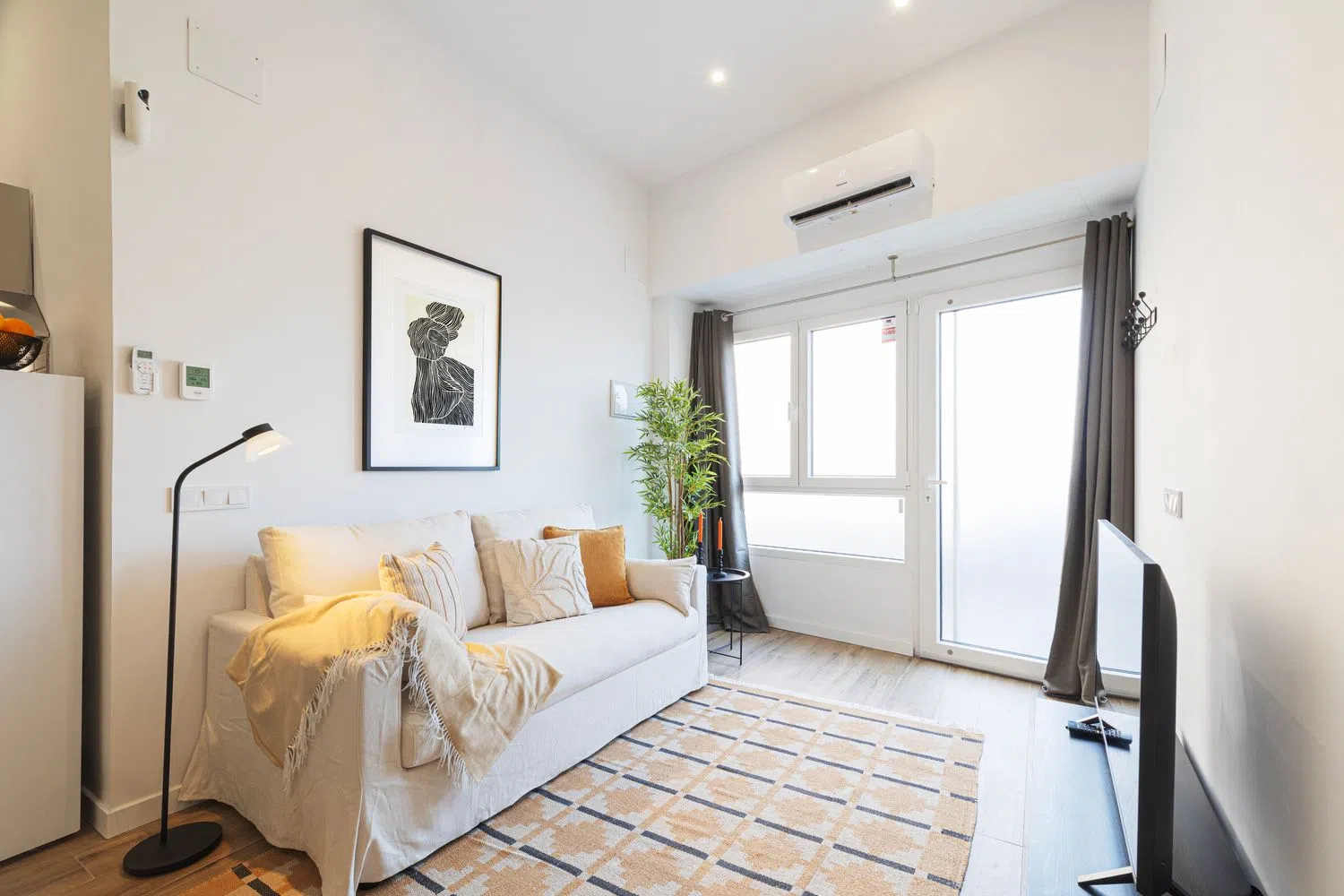 Estudio en calle de l'Uruguai, 48 - Foto 3