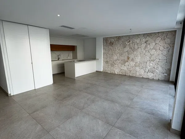 Piso en Calle de la Reina Maria Cristina, 60 - Foto 1