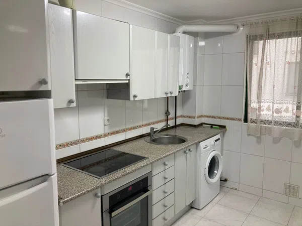 Piso en Calle astorga, 34, Capuchinos-Glorieta-C. Jardín - Foto 2
