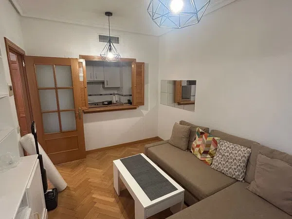 Piso en calle de Sodio, 19