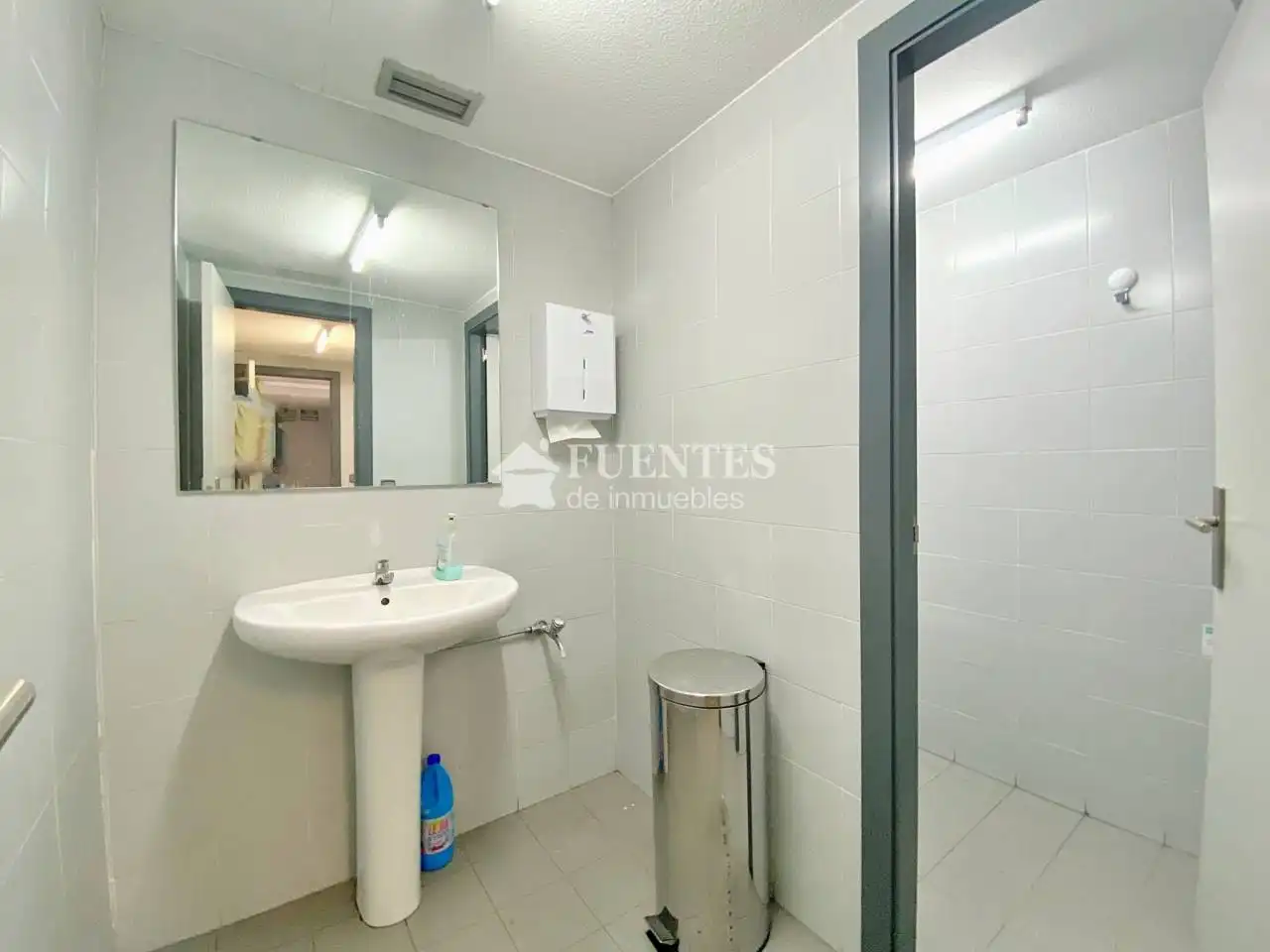 Local comercial en  Calle  Colombia - Foto 15