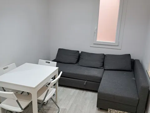 Piso en calle de Menorca, 21 , bajo e