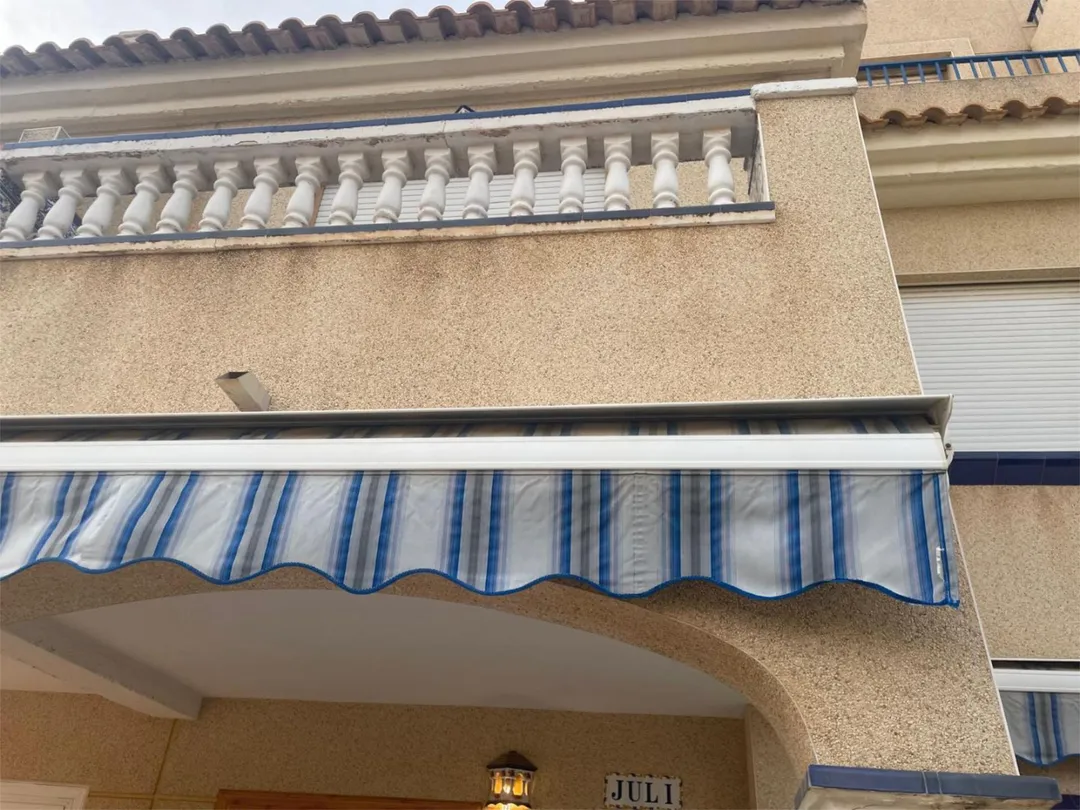 Casa adosada en  Carrer Colombia 100 - Foto 11