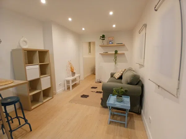 Piso en paseo de las Acacias, 9