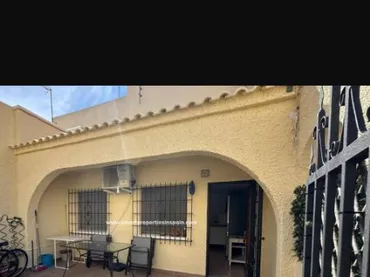 Casa adosada en  Calle Parque Tajo 52 - Foto 1