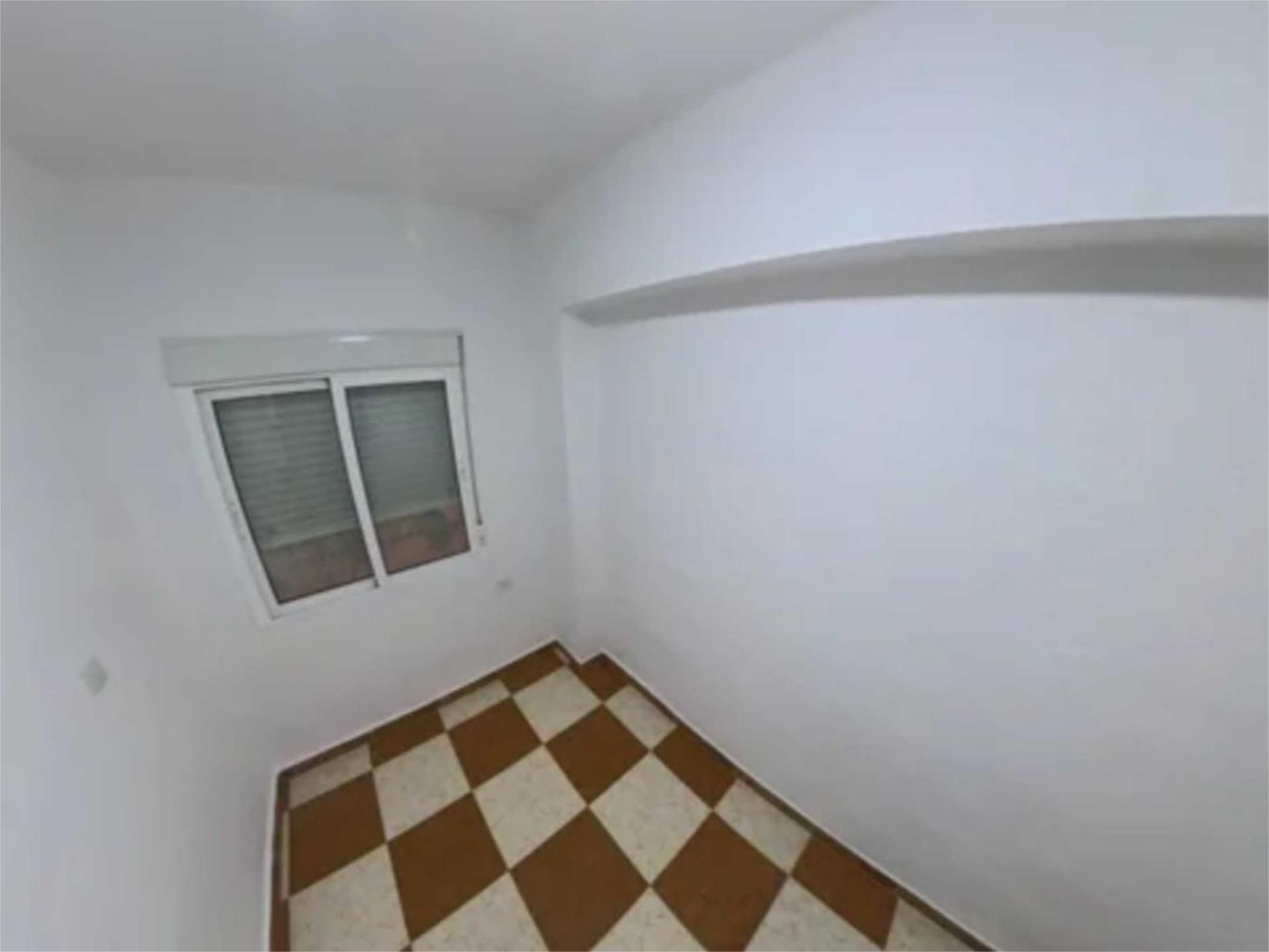 Piso en  Calle del Alcalde de la Cruz Ceballos 8 - Foto 7