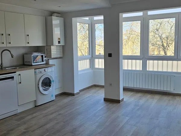 Piso en via de Ramón Pignatelli, 45 - Foto 1