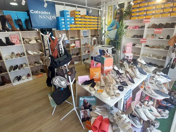 Local en Tienda de ropa en Avenida del Doctor Jiménez Díaz, 24, San Blas - Foto 2