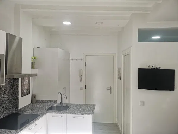 Estudio en plaza Major, 8