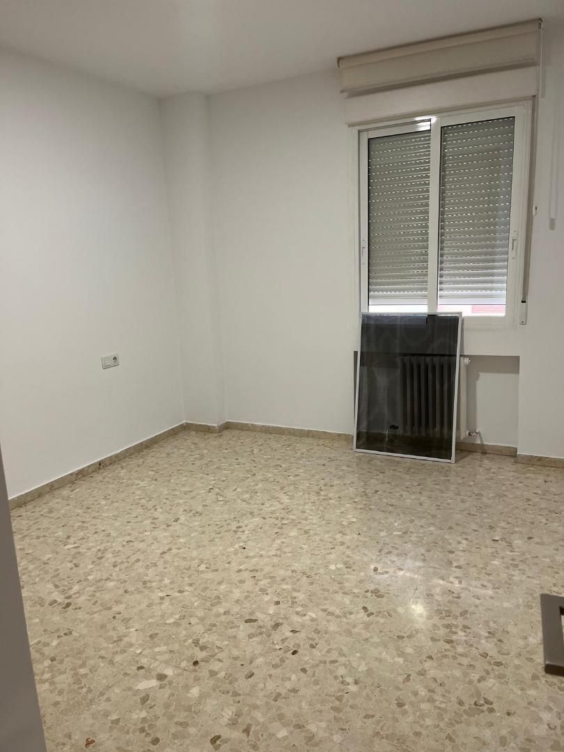 Piso en  Calle del Doce de Octubre 14 - Foto 5