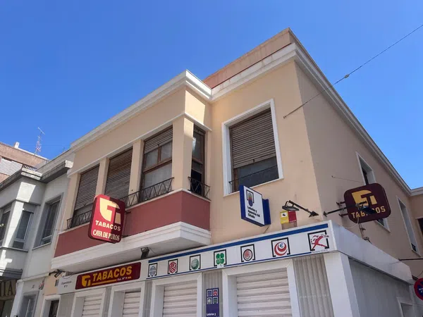 Piso en avenida José Martinez González, 80