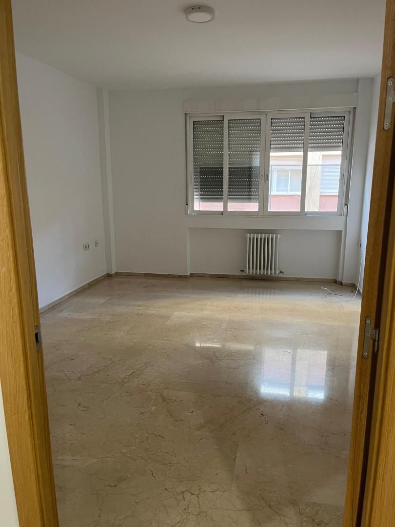 Piso en  Calle del Doce de Octubre 14 - Foto 13