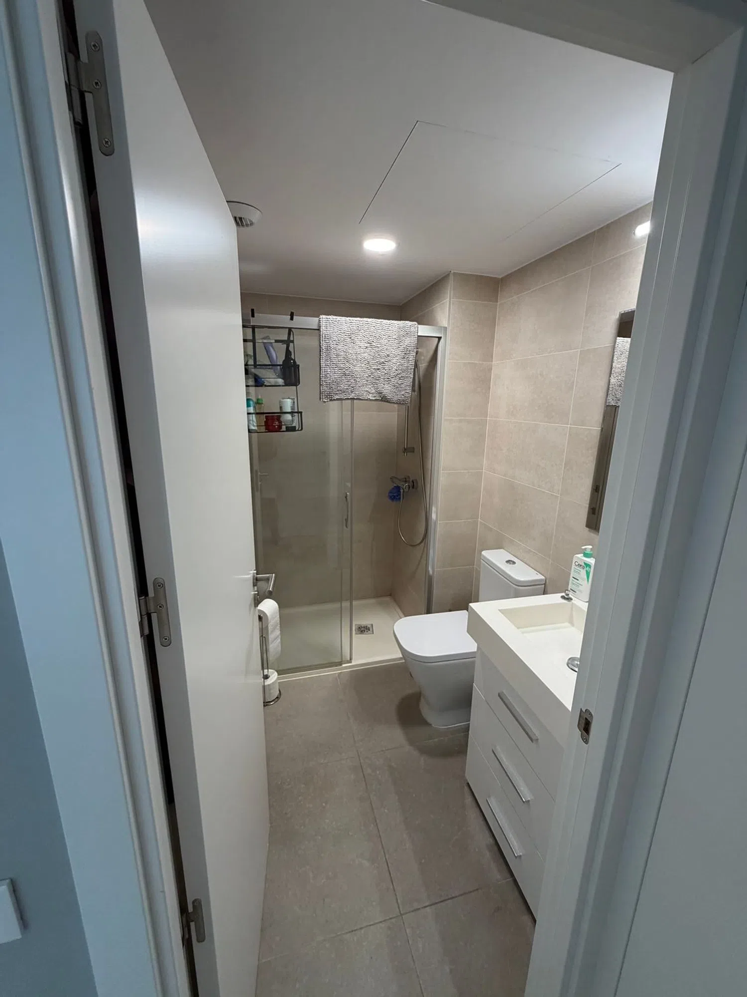 Piso en Urb. residencial oasis Barrio Emilio Lemos - Foto 6