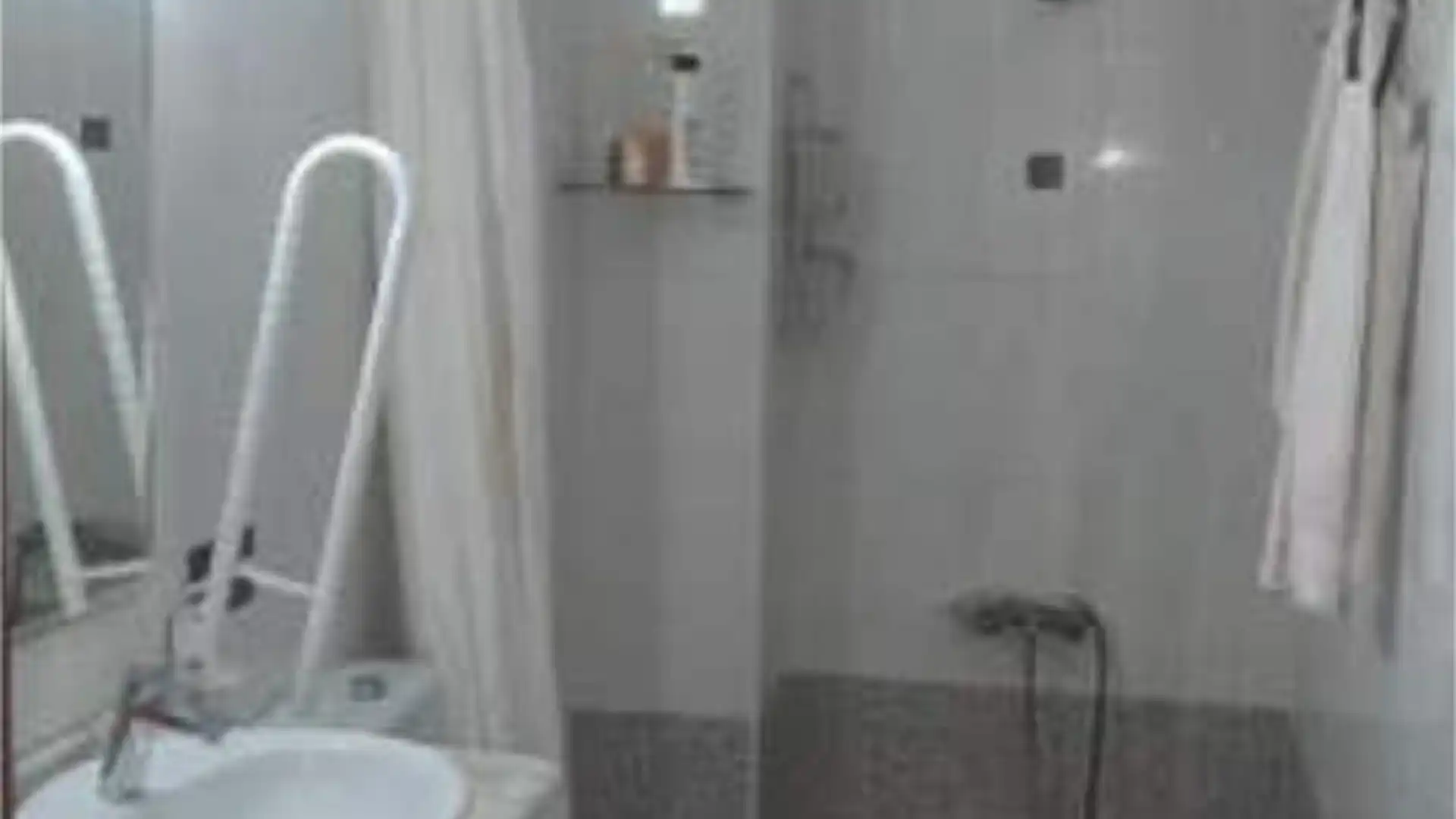 Piso en Capuchinos - Foto 4