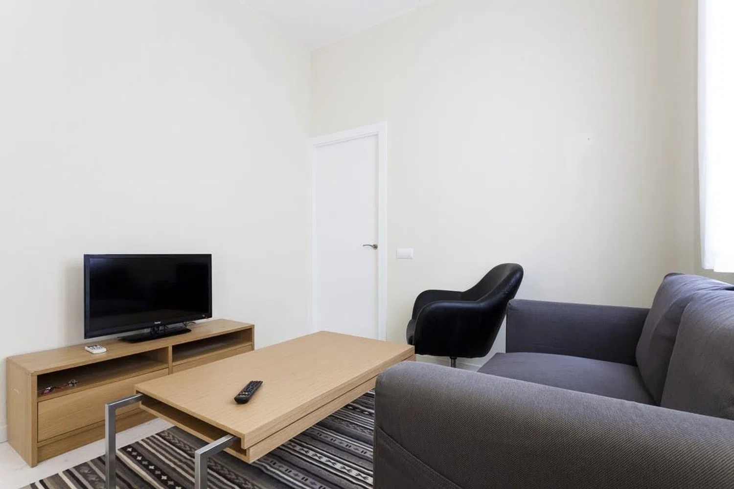 Piso en calle de la Diputació, 195 - Foto 1