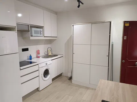 Estudio en calle del Sombrerete, 6