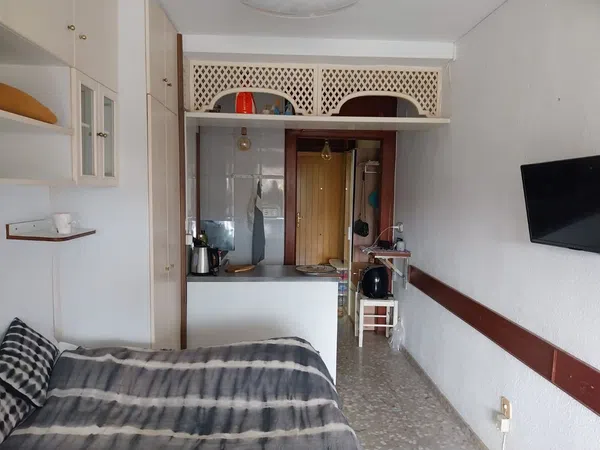 Estudio en calle de la Dorada, 11 - Foto 1