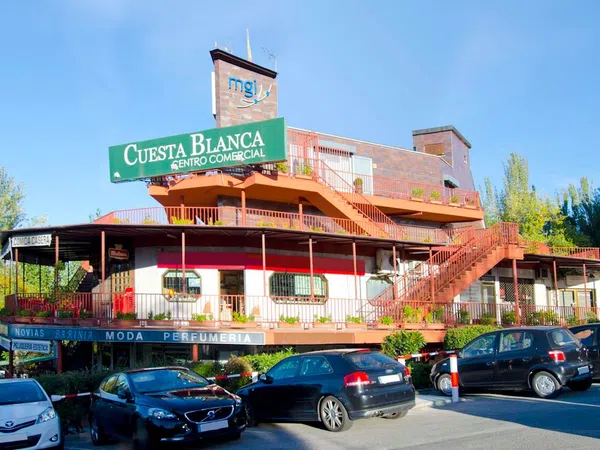 Chalet pareado en Encinar de los Reyes - Foto 42