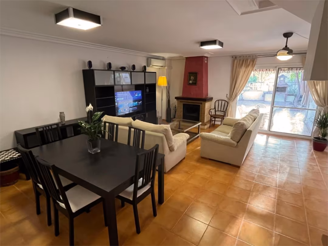 Chalet en  Avenida del Golf 9