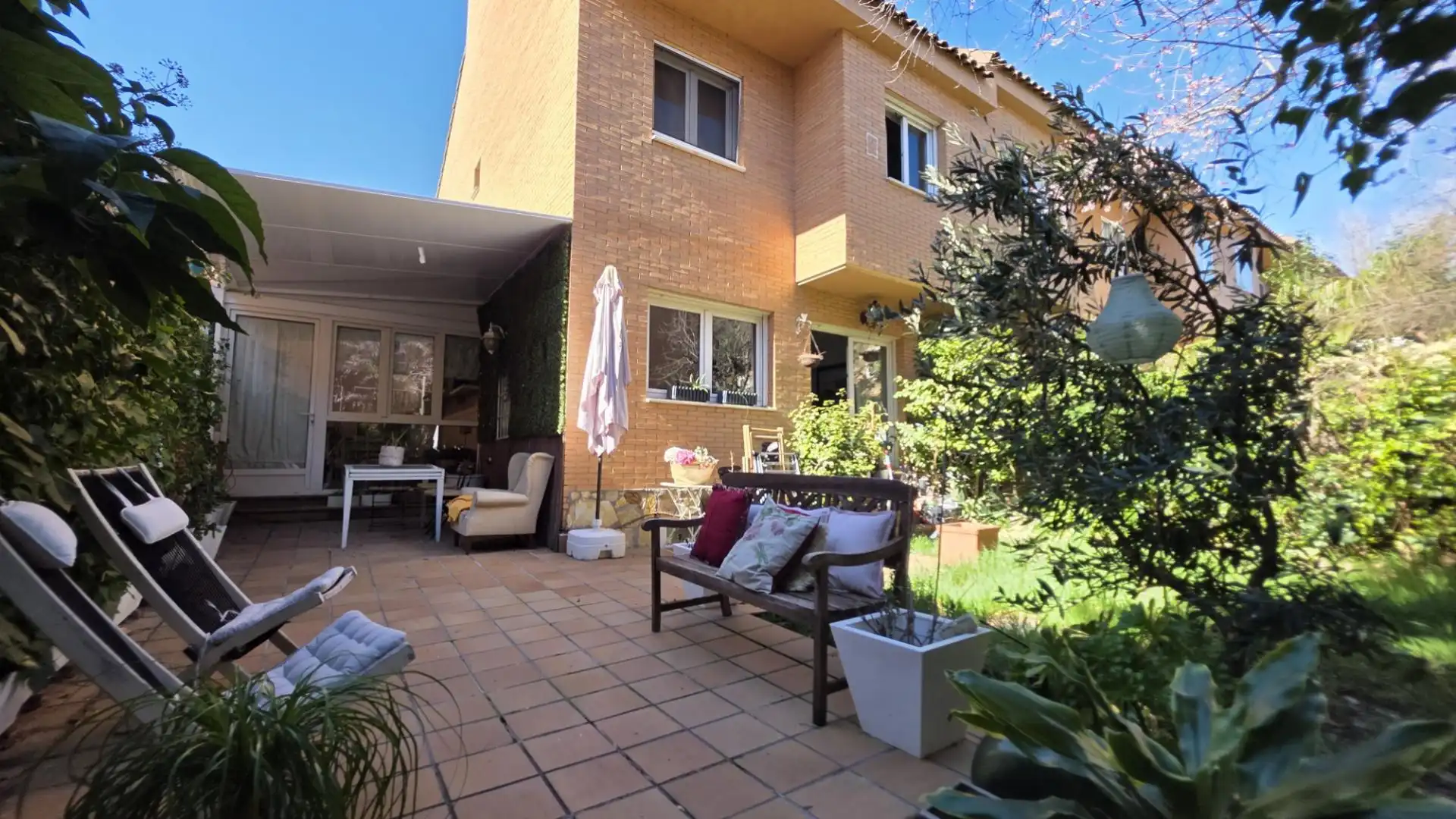 Casa adosada en  Calle Gutiérrez Soto 13 - Foto 1