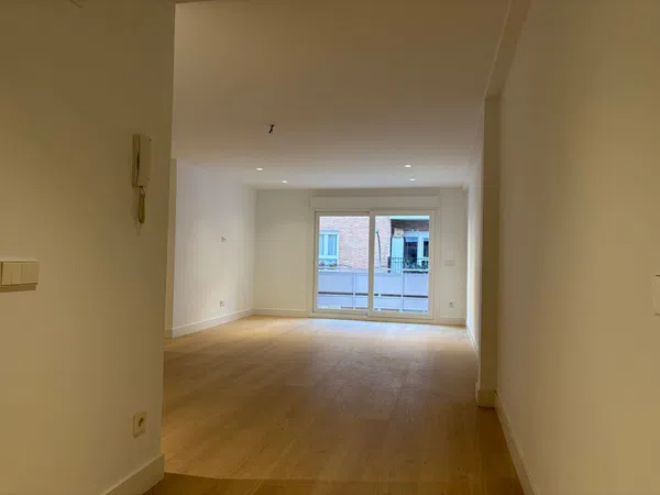 Piso en calle de Clara del Rey, 35