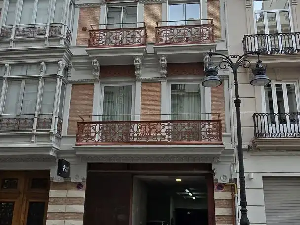 Piso en  Carrer de Roger de Llòria 7 - Foto 14