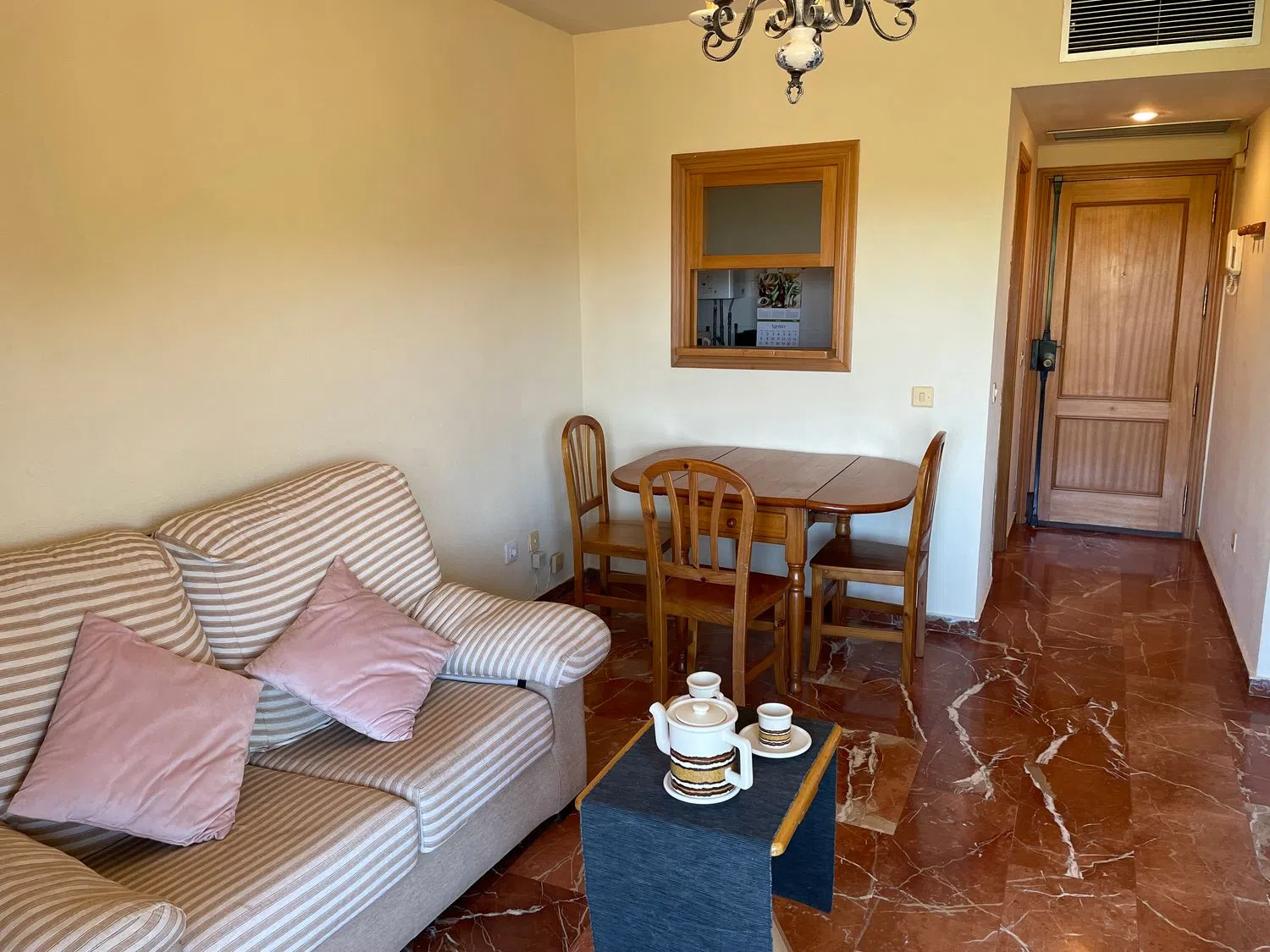 Estudio en avenida de la Reina Mercedes, 1 - Foto 3